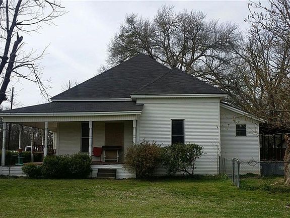 2nd image of 213 E North St