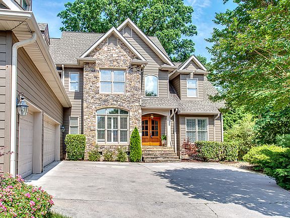 2nd image of 908 Vista Oaks Ln