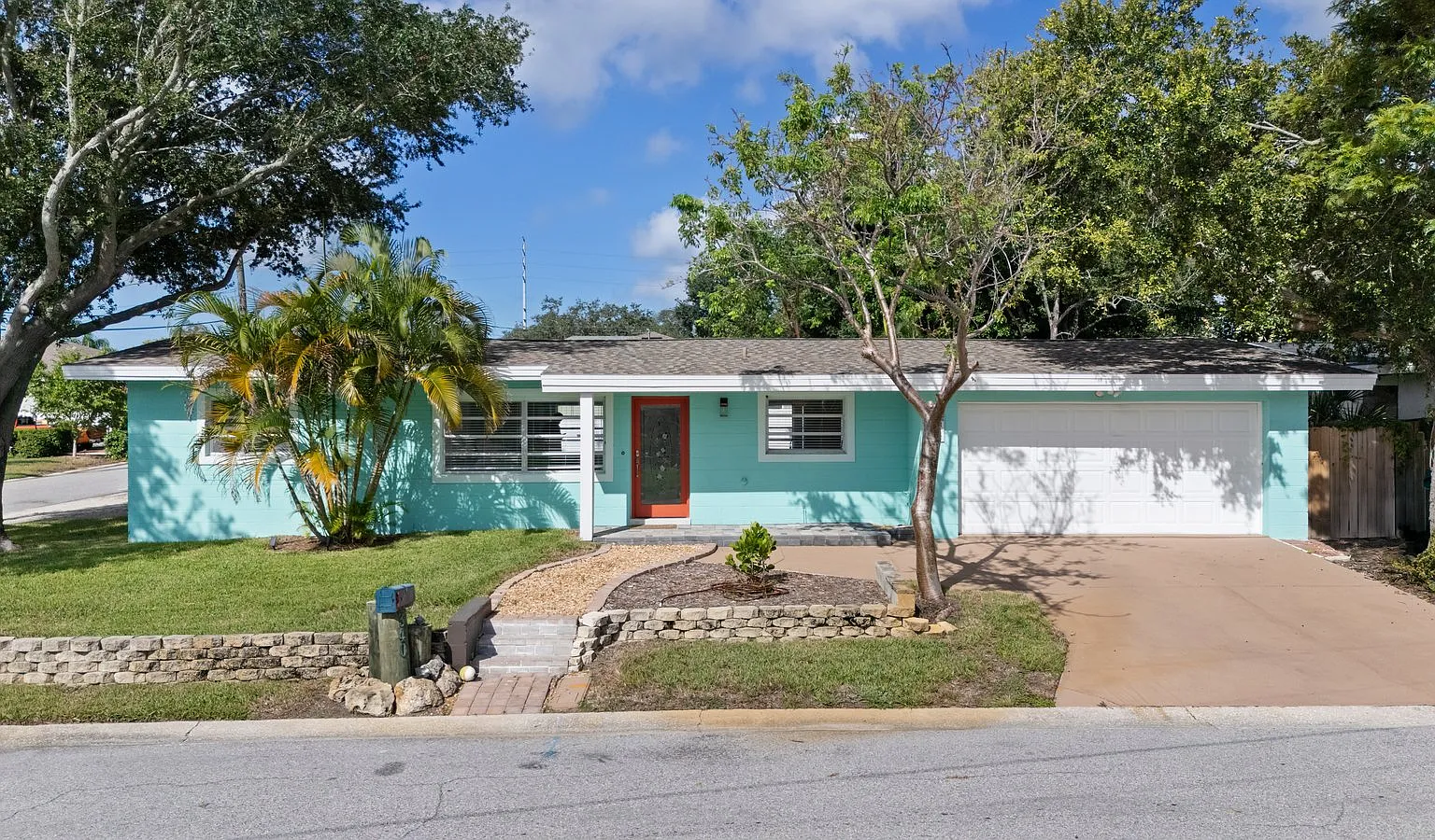 2 bed, 1376 sqft, $3,000 — Photo 1