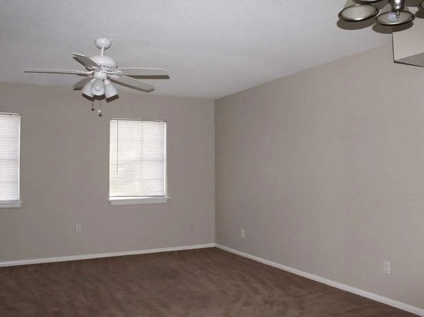 Covington Square | 4828 Zenith St, Metairie, LA