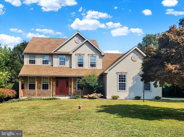 27 Glennola Dr, Mohnton, PA 19540