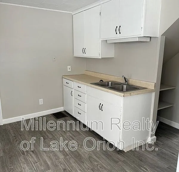 734 W Oregon St #1 — Photo 3