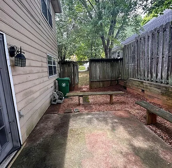 1089 Ashbury Dr — Photo 12