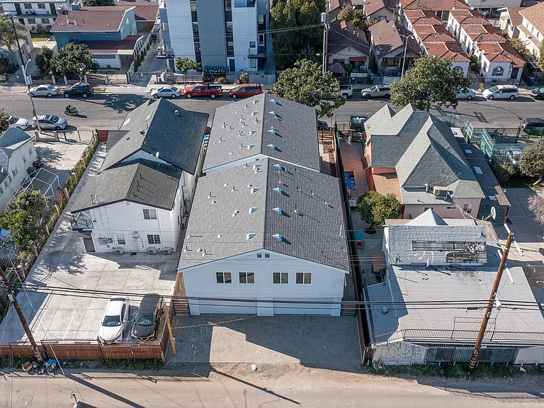 3 & 4 Bed 2-Story Townhomes with Covered Parking Spots Available! — Photo 19