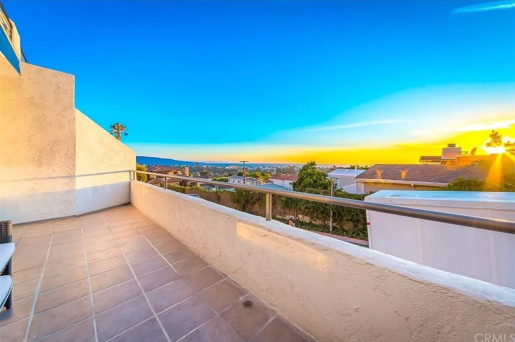 2 bed, 2.5 bath, 1802 sqft, $10,500 — Photo 1