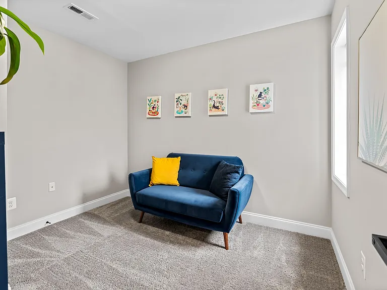 108 S Washington St — Photo 18