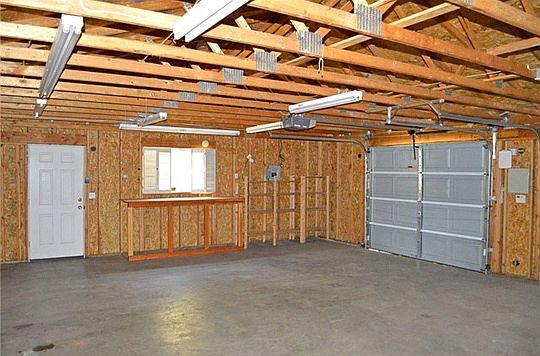 2nd image of 308 Tacoma Blvd