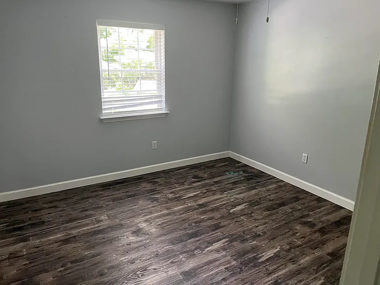 80 Excelsior Ave — Photo 4
