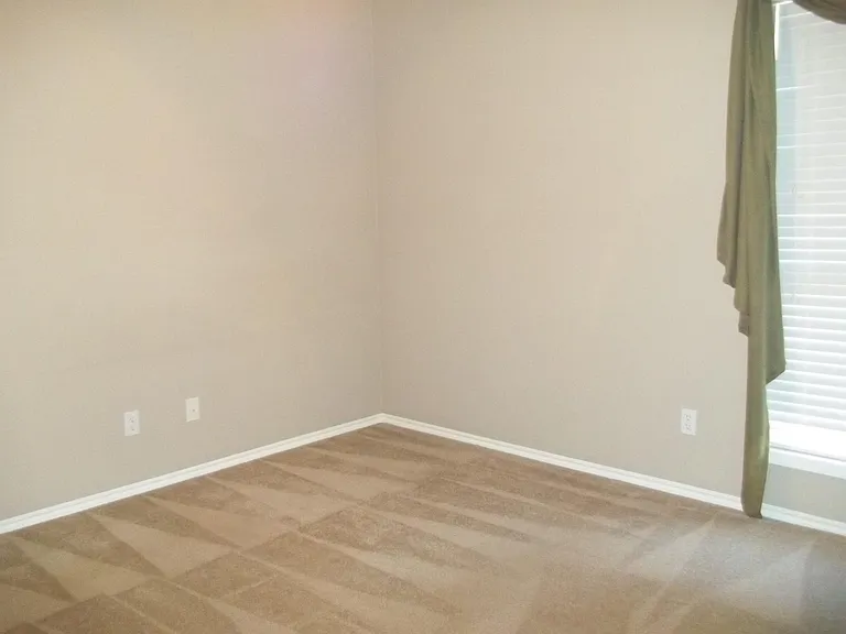 214 S Charles Dr — Photo 7