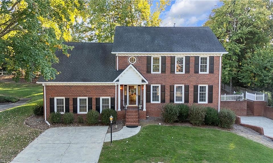 1st image of 421 Hollinswood Ave