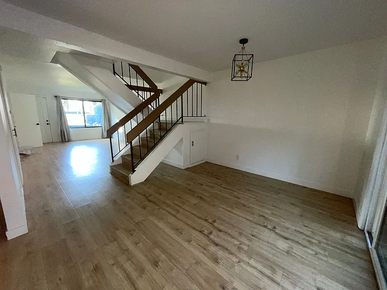 795 Archwood Ave #795 — Photo 1