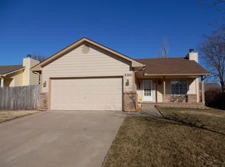 8306 W Aberdeen Cir, Wichita, KS 67212