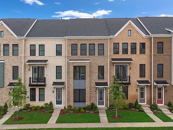 2nd image of 42092 Picasso Sq