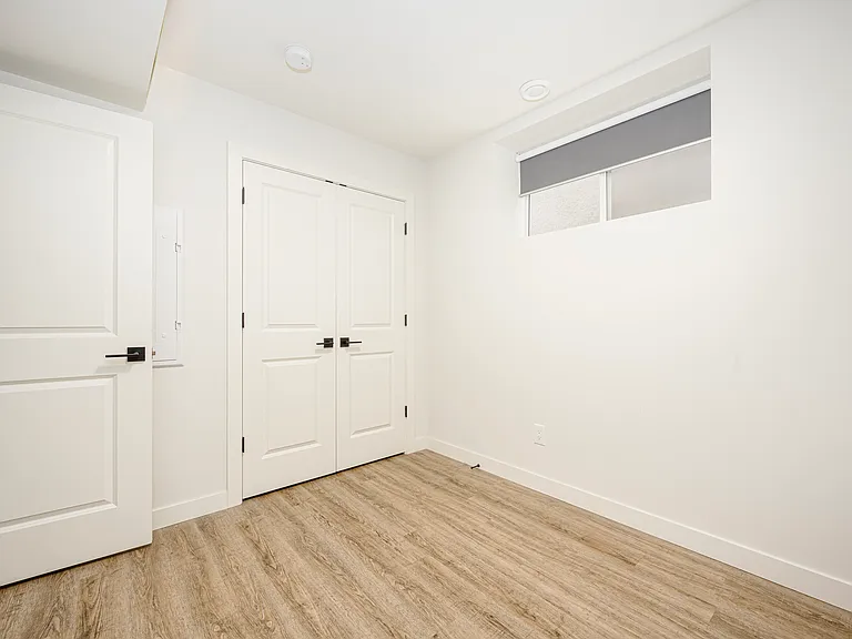1034 A Clarence Ave — Photo 17