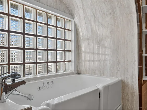 93 West 35th Street image 14 of 47