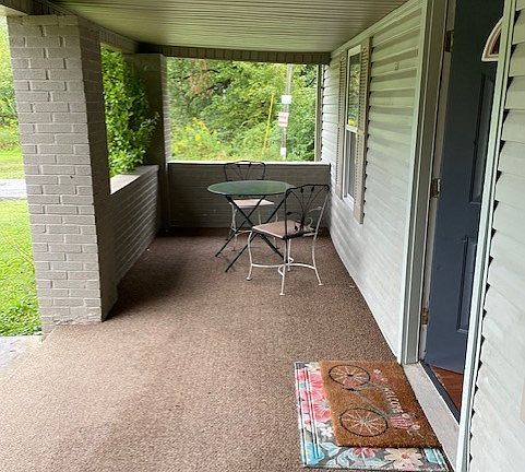 3rd image of 26 Woodland Est