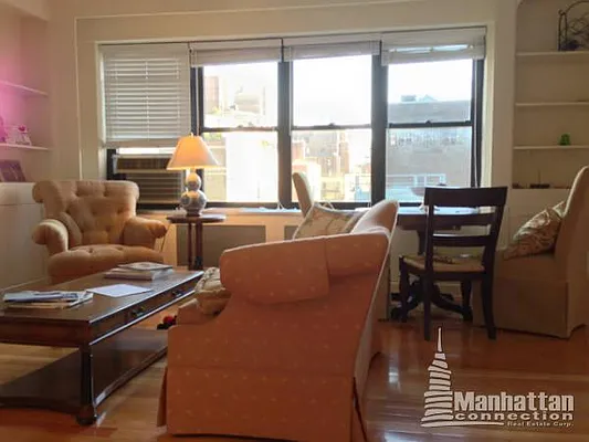 Rented by Manhattan Connection | media 7