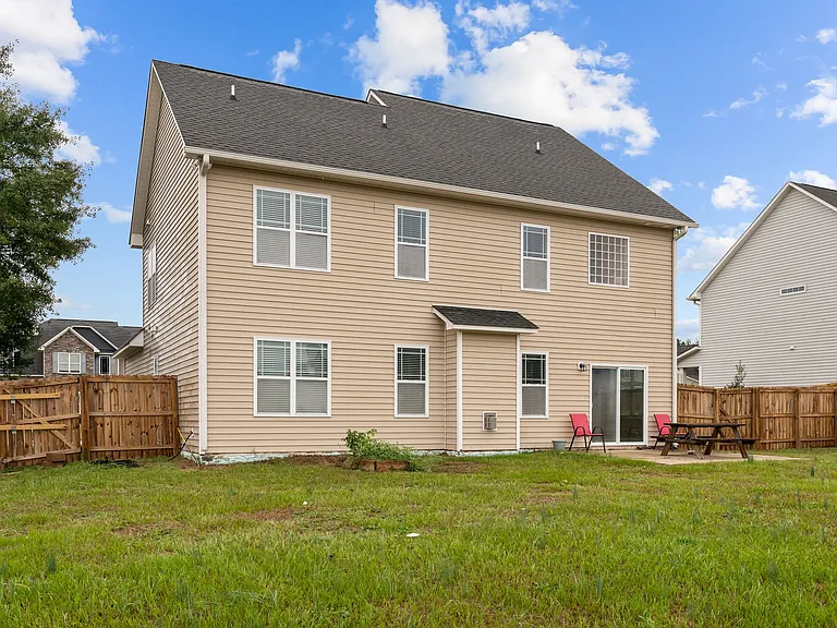 133 Lockwood Dr — Photo 37