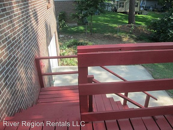 2nd image of 825 Joryne Dr