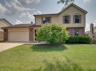 1209 Longford St, Woodridge, IL 60517