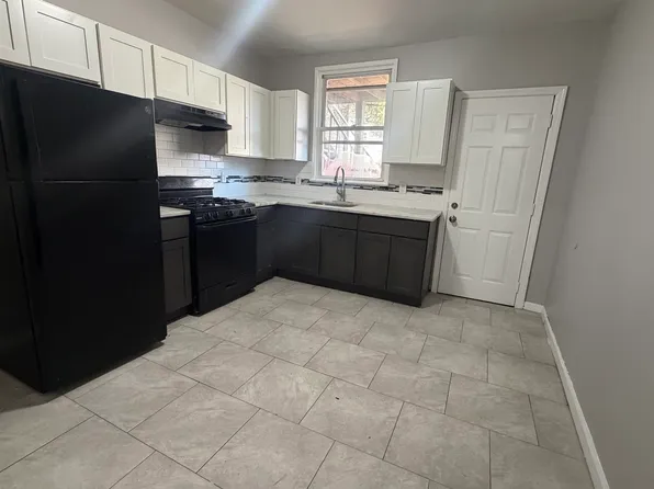 352 Broadway image 1 of 11