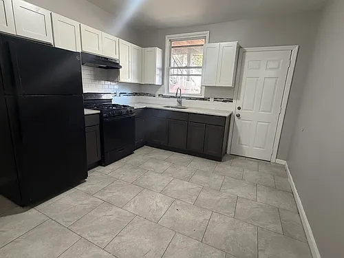 352 Broadway #1F Photo 1