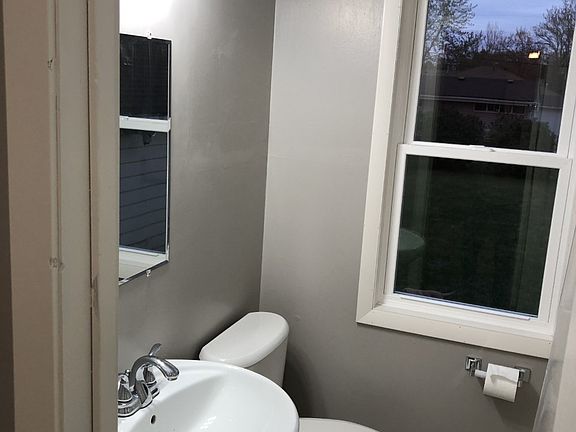 5th image of 38975 6th Ave