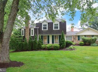 8900 Glade Hill Rd, Fairfax, VA 22031