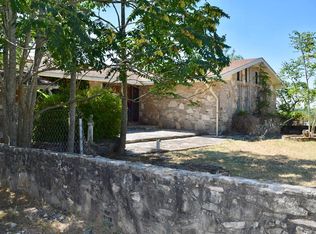 572 S Brandon Rd, Kerrville, TX 78028