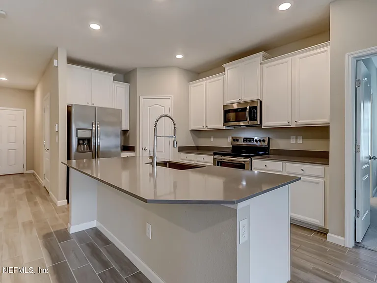 10386 Pavnes Creek Dr — Photo 9