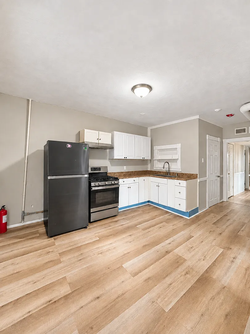 244 Pleasant St — Photo 1