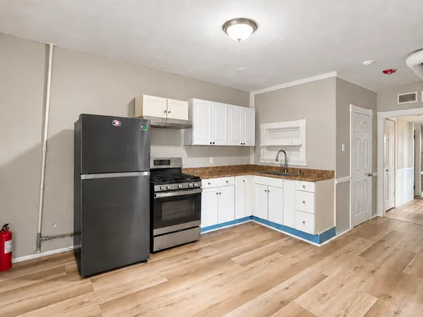 244 Pleasant St, 244 Pleasant St APT 4E, Worcester, MA 01609