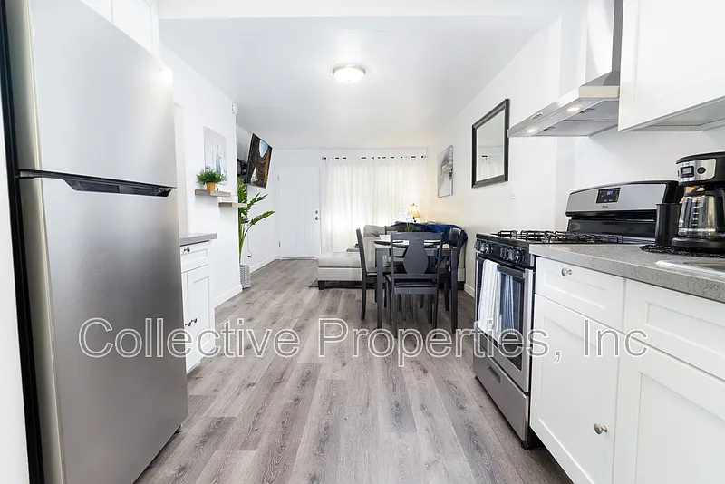 2 bed, 2.0 bath, 700 sqft, $3,000 — Photo 2
