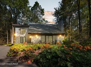 1224 Longrifle Rd, Pocono Pines, PA 18350