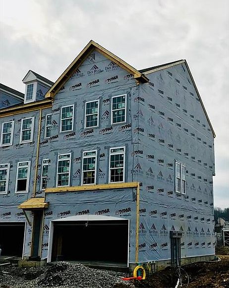1st image of 229 Eagle Dr