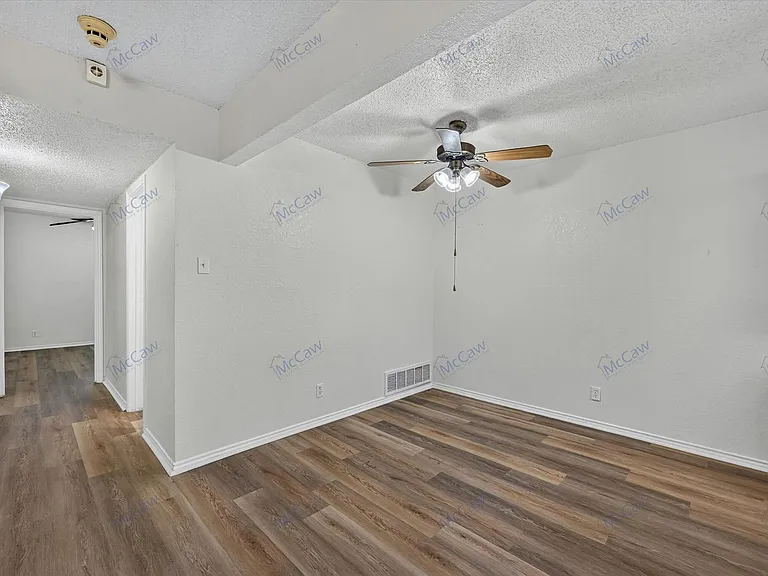 6706 S Creek Dr — Photo 5