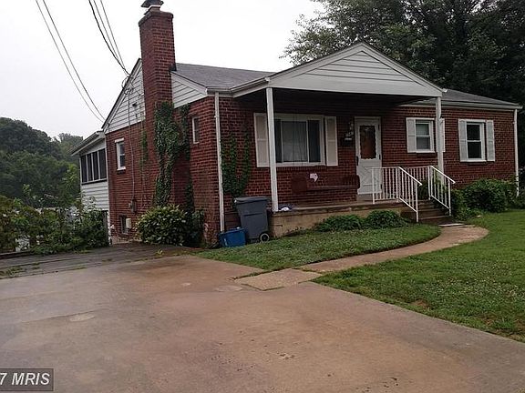 3rd image of 3941 Fairview Dr