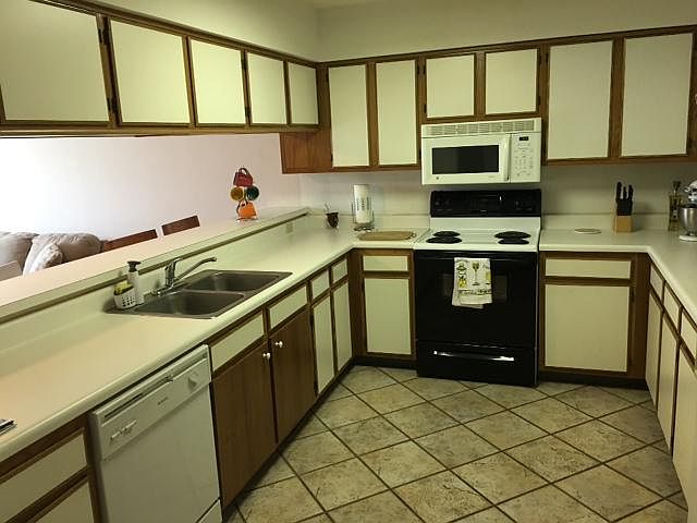 Look at all those cabinets!!