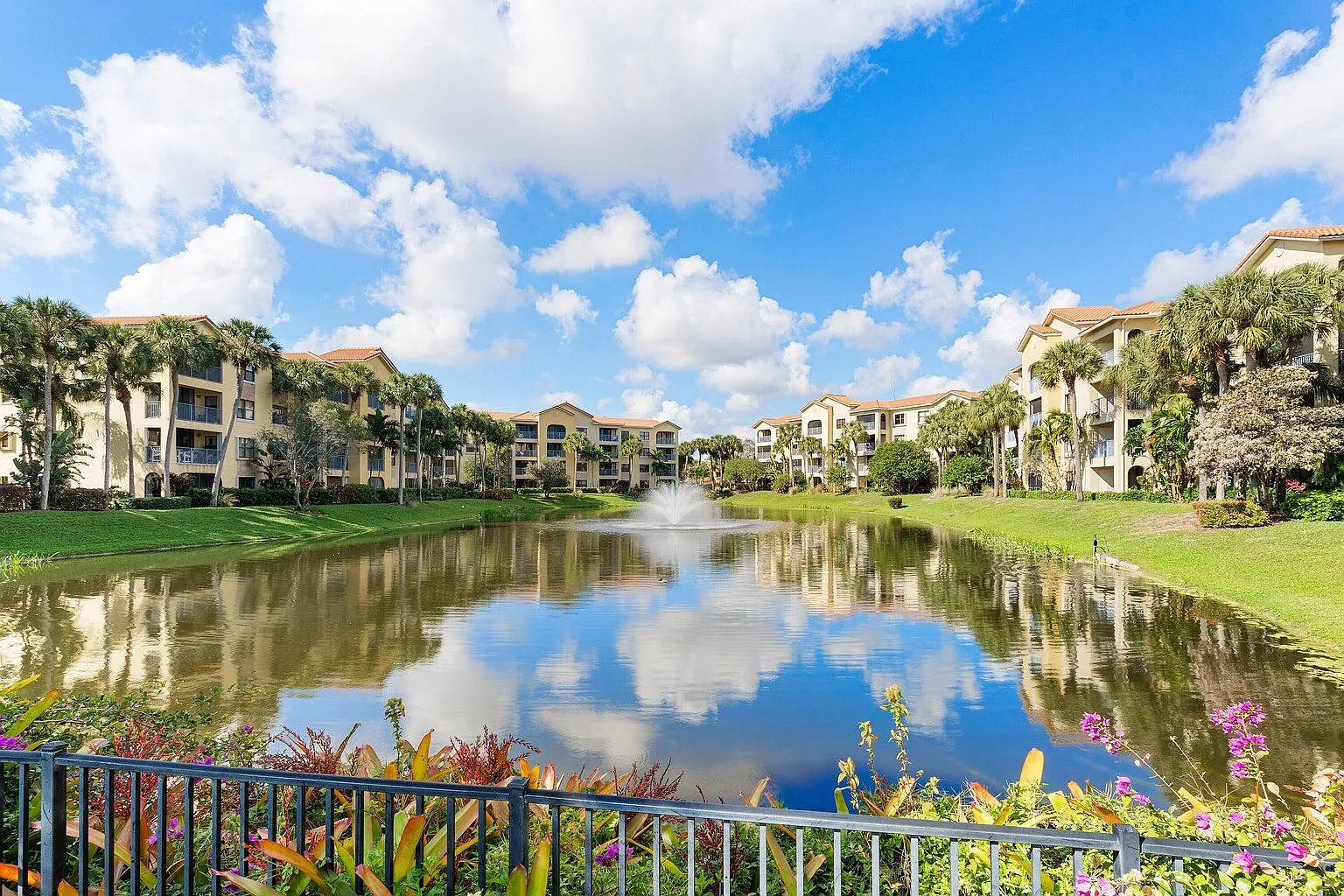 2 bed, 2.0 bath, 1180 sqft, $2,600 — Photo 1