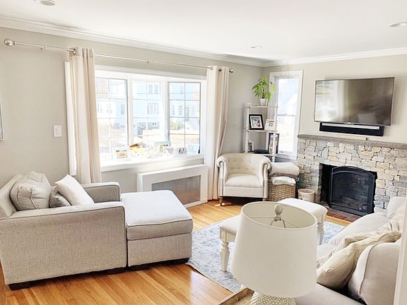 3rd image of 17 Belleaire Ave