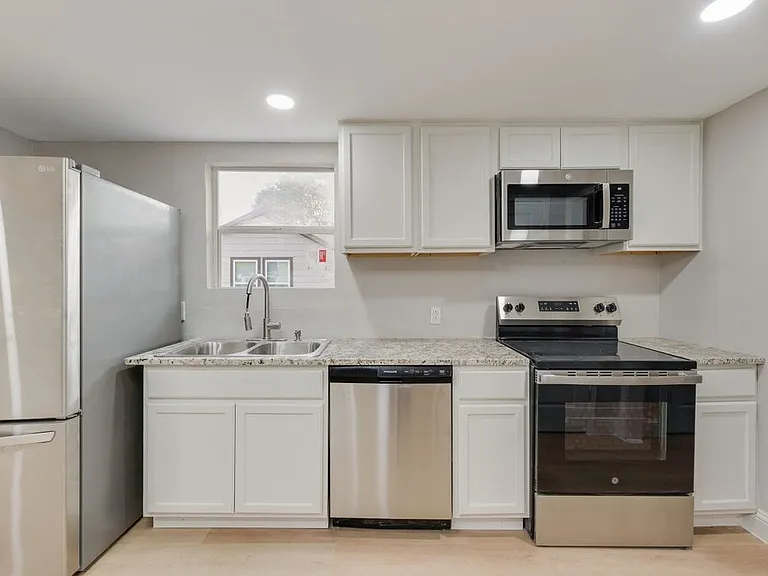 3703 Bertrand Ave — Photo 8