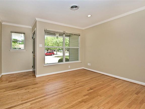 4th image of 1208 Lorrie Dr
