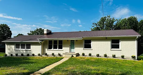 114 Logan Ave Photo 1
