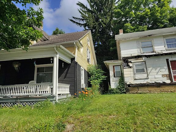 2nd image of 210 Brook St