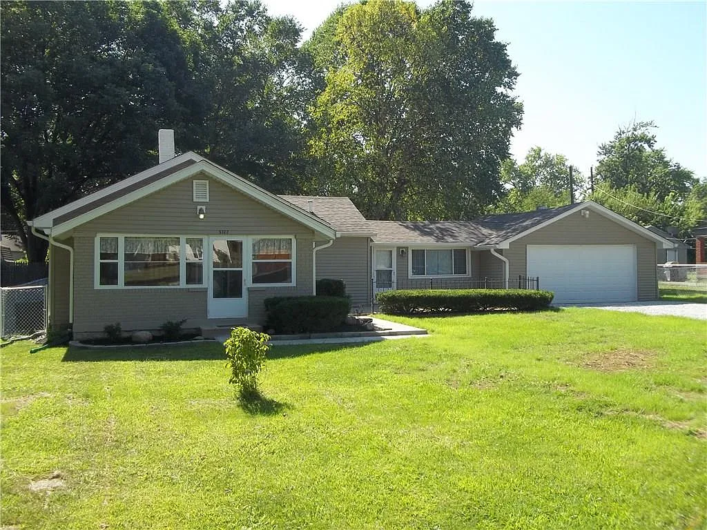 5327 W Mooresville Rd photo 1