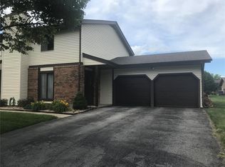 17 Chase Park Dr, Belleville, IL 62226