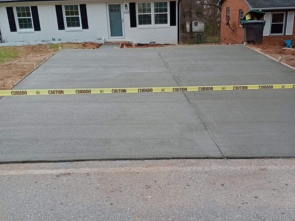 1st image of 626 Spring Garden Cir