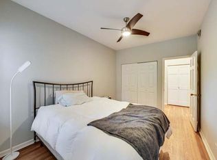 6036 N Kenmore Ave #1, Chicago, IL 60660