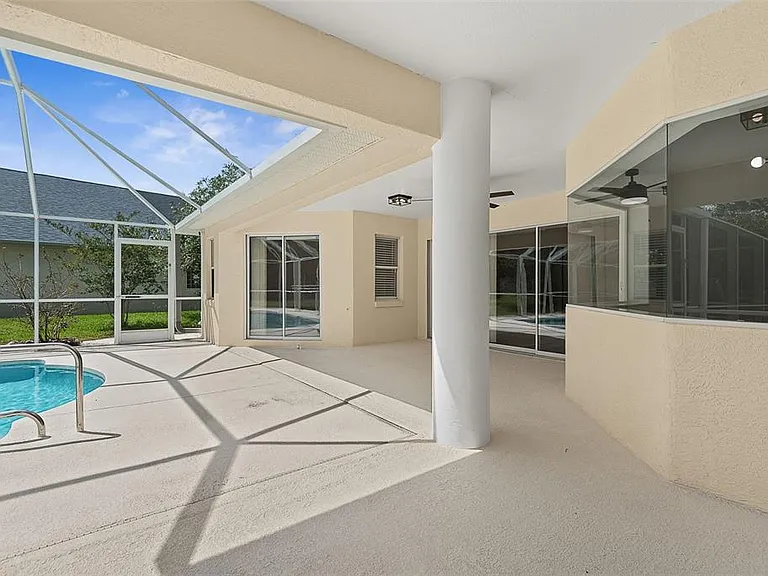 14 Colechester Ln — Photo 42