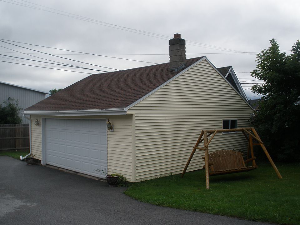 Garage black top drive